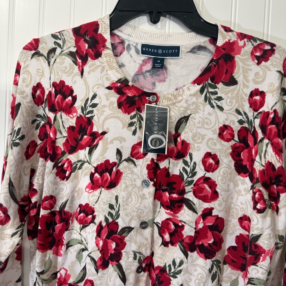 Karen Scott Cardigan Sweater M NEW NWT White Beige Cream Red Floral - Picture 2 of 3